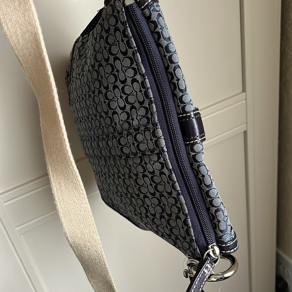 Coach swing pack - Picture 7 of 9